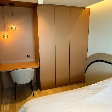 Face à La Hotel