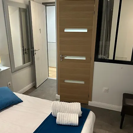 Face A La فندق 2*