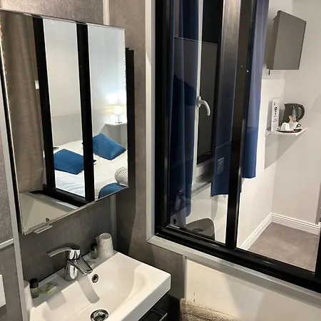 Face A La 2* جرافيلين